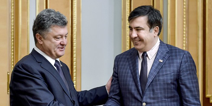 Эксперты: Саакашвили — прямая угроза Порошенко Эксперты: Саакашвили — прямая угроза Порошенко