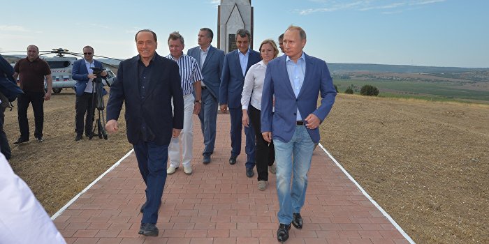 Путин встретился с Берлускони в Крыму Путин встретился с Берлускони в Крыму