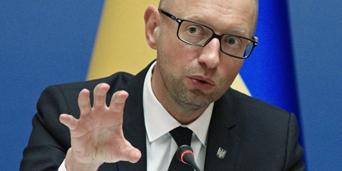 Яценюк «прикарманил» премии за подбитые танки ополченцев Яценюк «прикарманил» премии за подбитые танки ополченцев