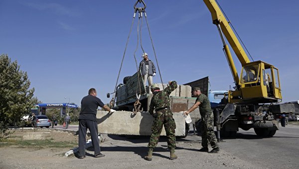 Блокада Крыма: давить и шантажировать Блокада Крыма: давить и шантажировать