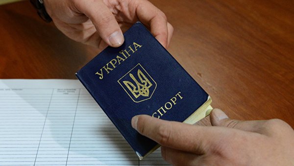 Украинские депутаты и бизнесмены бегут в Европу под видом беженцев Украинские депутаты и бизнесмены бегут в Европу под видом беженцев