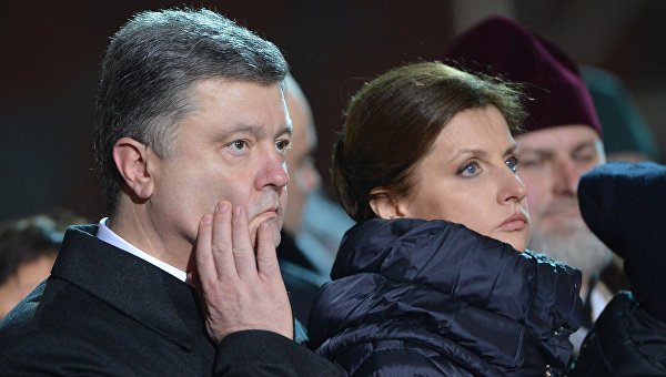 Порошенко прячется от одноклассников Порошенко прячется от одноклассников