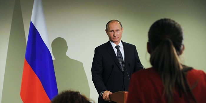 Путин не заметил отсутствия Порошенко Путин не заметил отсутствия Порошенко