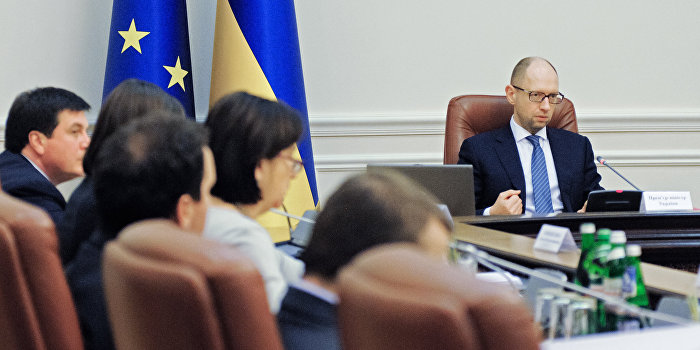 Яценюк: Украине не нужны экономисты и юристы Яценюк: Украине не нужны экономисты и юристы