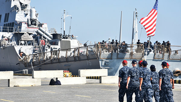Ракетный эсминец НАТО вошел в Черное море Ракетный эсминец НАТО вошел в Черное море