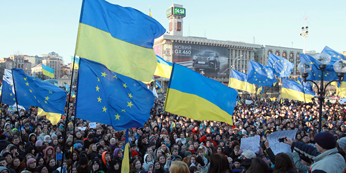 Украина двинула ЕС бутылкой по голове Украина двинула ЕС бутылкой по голове