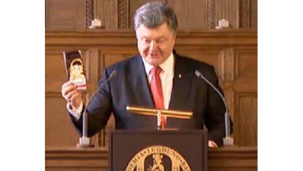 Порошенко назвал европейцев «евротрусами» и посоветовал есть шоколад Порошенко назвал европейцев «евротрусами» и посоветовал есть шоколад