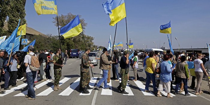У участников блокады Крыма иссякли трусы и колючая проволока У участников блокады Крыма иссякли трусы и колючая проволока