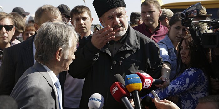 Джемилев и Чубаров вновь шантажируют энергоблокадой Крыма Джемилев и Чубаров вновь шантажируют энергоблокадой Крыма