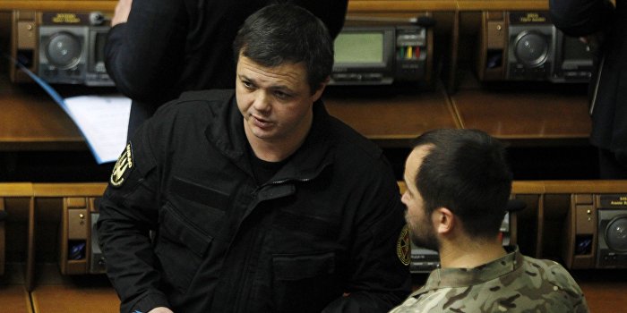 Семенченко и «Самопомощь» устроили дебош в Кривом Роге Семенченко и «Самопомощь» устроили дебош в Кривом Роге