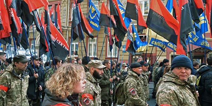 «Правый сектор» отправляет боевиков на границу с Крымом «Правый сектор» отправляет боевиков на границу с Крымом
