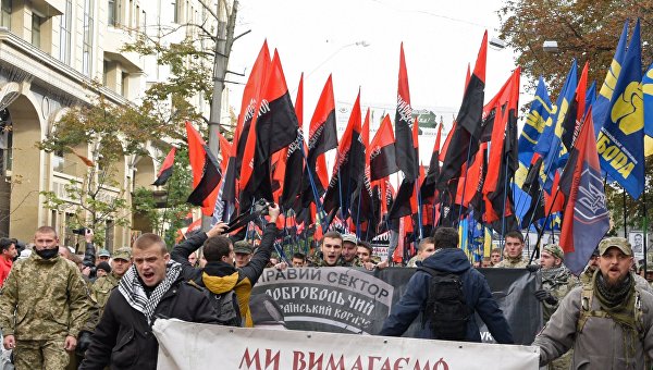 «Правый сектор» отправляет боевиков на границу с Крымом «Правый сектор» отправляет боевиков на границу с Крымом