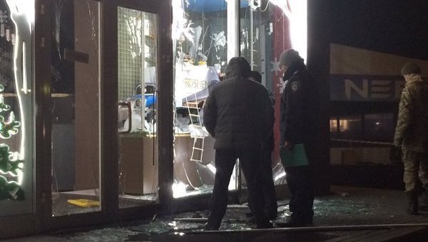 В магазине Roshen в Харькове прогремел взрыв В магазине Roshen в Харькове прогремел взрыв
