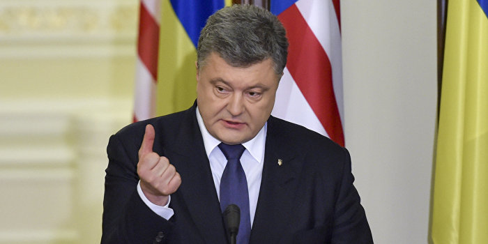 Порошенко ветировал закон, меняющий «милицию» на «полицию» Порошенко ветировал закон, меняющий «милицию» на «полицию»
