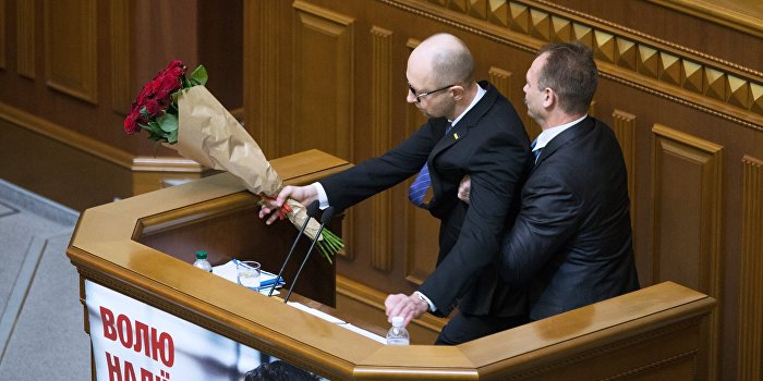 Байден вступился за Яценюка Байден вступился за Яценюка