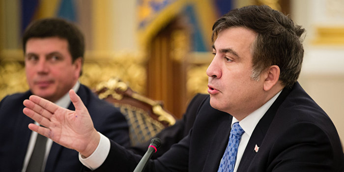 Аваков запустил стаканом в голову «ошизевшему гастролеру» Саакашвили Аваков запустил стаканом в голову «ошизевшему гастролеру» Саакашвили