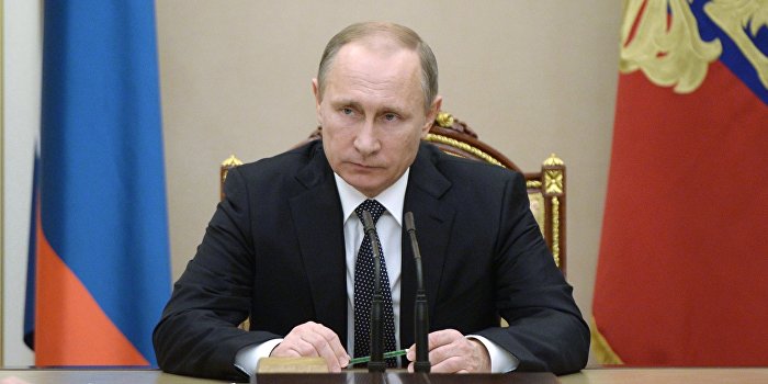 Путин приостановил договор о зоне свободной торговли с Украиной Путин приостановил договор о зоне свободной торговли с Украиной
