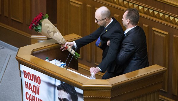 Bloomberg: Украинская политика все чаще оборачивается фарсом Bloomberg: Украинская политика все чаще оборачивается фарсом