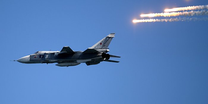 СМИ: Российский Су-24 добили с земли СМИ: Российский Су-24 добили с земли
