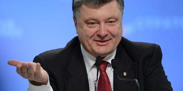 Порошенко «возвращает» Донбасс и Крым биометрическими паспортами Порошенко «возвращает» Донбасс и Крым биометрическими паспортами