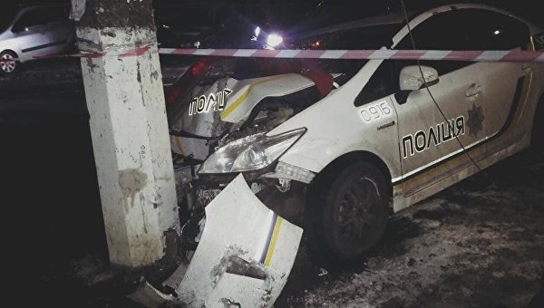В Киеве расстреляли полицейских В Киеве расстреляли полицейских