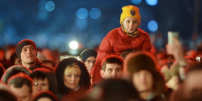 Кабмин поздравил украинцев с Новым годом и дефолтом Кабмин поздравил украинцев с Новым годом и дефолтом