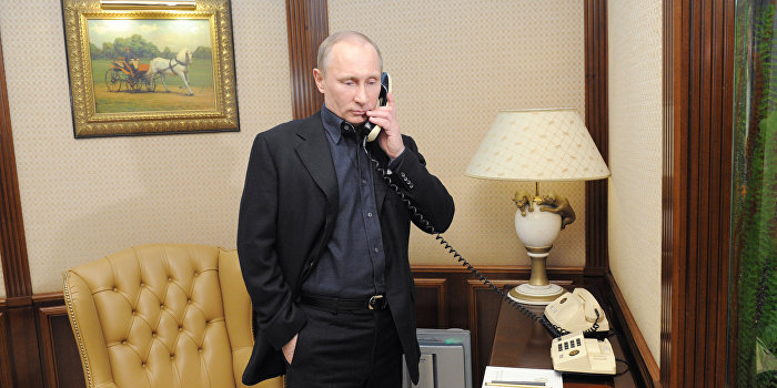 Обама позвонил Путину Обама позвонил Путину