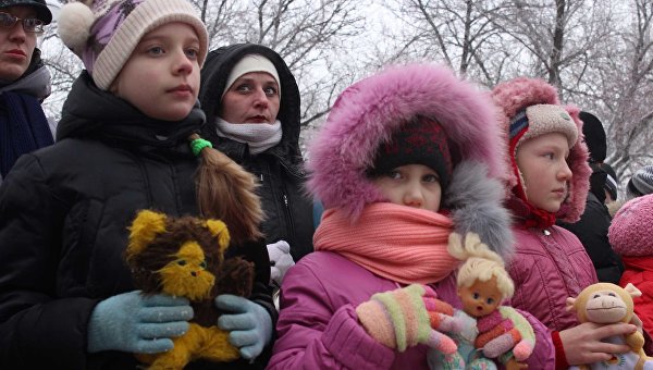Памяти убиенных детей: В Донбассе поминают погибших и составляют их списки