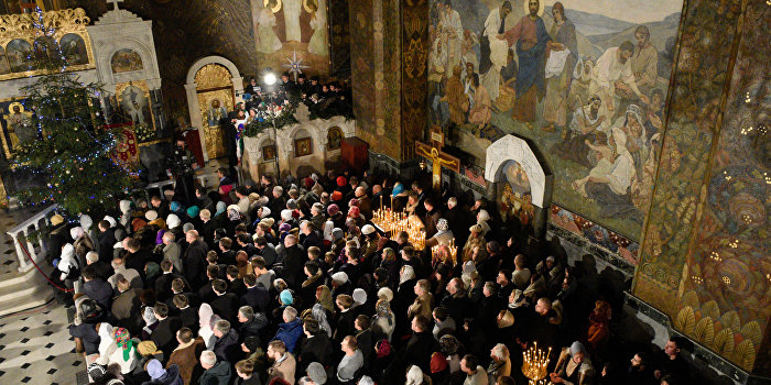 Киевская власть шантажирует Церковь