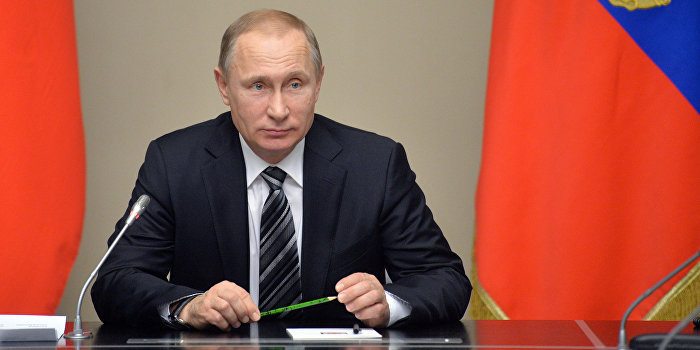 Newsweek: Рейтинг Путина - последнее, что упадет в России Newsweek: Рейтинг Путина - последнее, что упадет в России