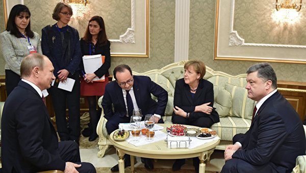 Меркель предложит Порошенко новый план по Донбассу и переговоры с РФ?