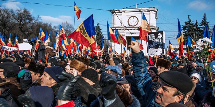 Le Temps: В Молдавии разгорается «революция метел»