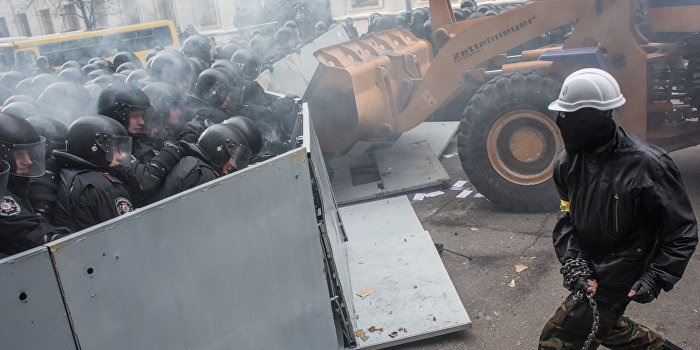 Корнилов: На Майдане силовики имели полное право открывать огонь