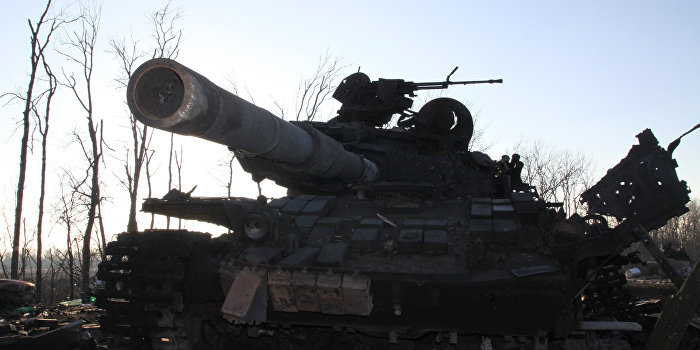 Украинские танки пошли на прорыв под Новоазовском