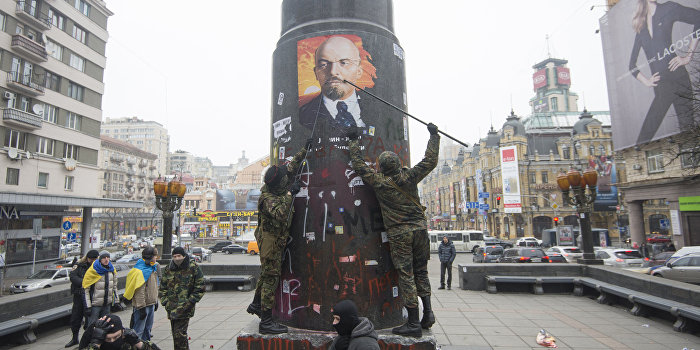 Украинская глубинка восстала против декоммунизации