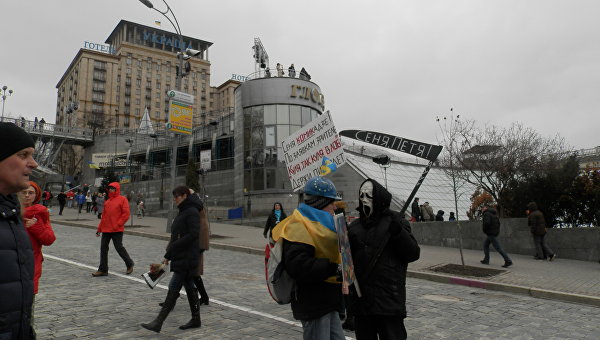 В Киеве звучат призывы строить баррикады и свергать Порошенко с Яценюком