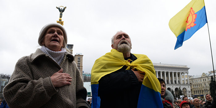 Ночь на Майдане: на переговоры к радикалам прибыло руководство МВД и Минобороны