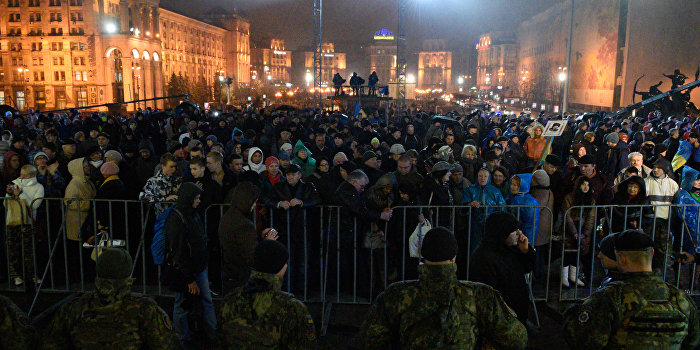 На Майдане началось вече: радикалы объявили свои требования