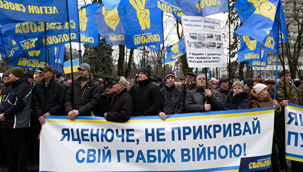 Яценюк: Украина полностью независима от России
