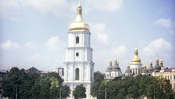 Представителей «Киевского патриархата» запустили служить в Софиевском соборе