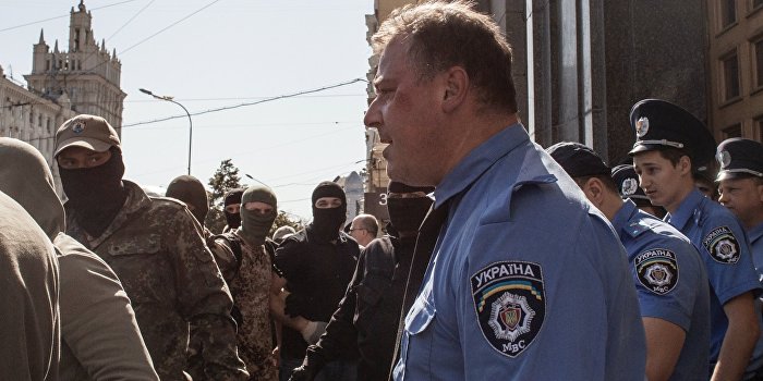 Эксперт по безопасности: Украина движется в махровый бандитизм