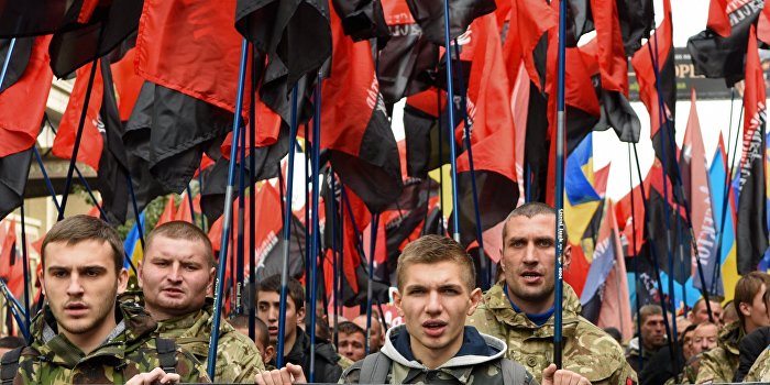 «Правый сектор»: Украина на грани военного переворота «Правый сектор»: Украина на грани военного переворота
