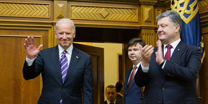 Бортник: Кадрами на Украине управляет Байден Бортник: Кадрами на Украине управляет Байден