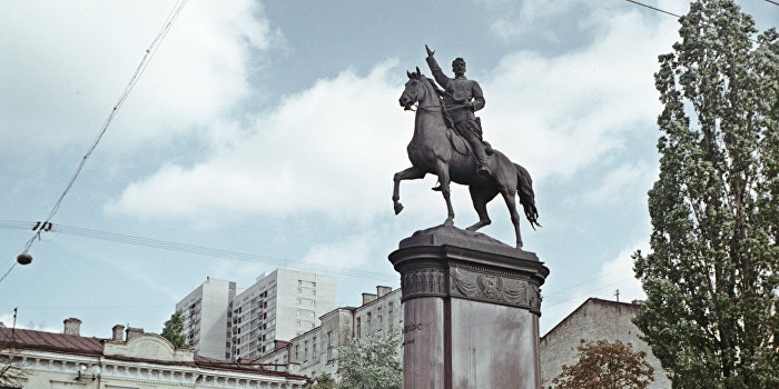 Хроники декоммунизации Хроники декоммунизации