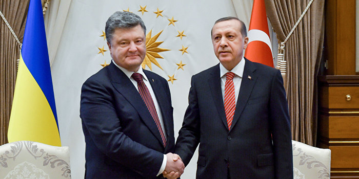 Порошенко подключает Турцию к возвращению Крыма Порошенко подключает Турцию к возвращению Крыма