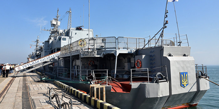Минобороны Украины бьет тревогу: морские офицеры бегут в Крым Минобороны Украины бьет тревогу: морские офицеры бегут в Крым