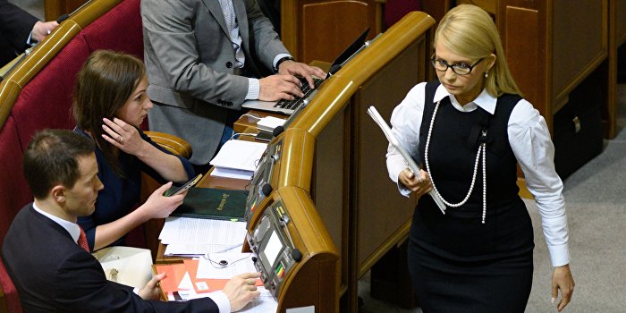 Тимошенко начала кампанию по смещению Порошенко Тимошенко начала кампанию по смещению Порошенко