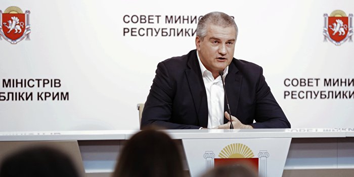 Аксенов посоветовал Ислямову не строить планов по военному захвату Крыма Аксенов посоветовал Ислямову не строить планов по военному захвату Крыма