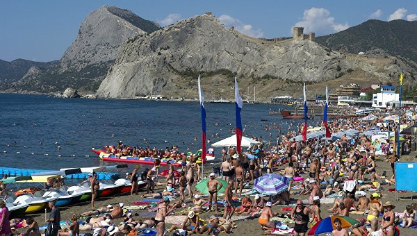 Кеворкян: Крымчане недовольны не присоединением к России, а темпами изменений Кеворкян: Крымчане недовольны не присоединением к России, а темпами изменений