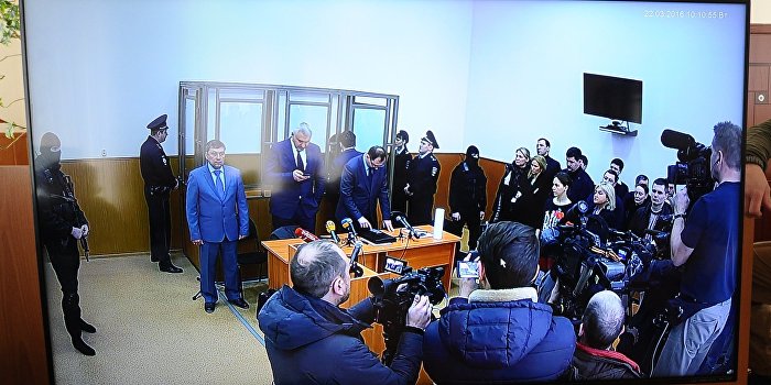 Суд возобновил оглашение обвинительного приговора Савченко Суд возобновил оглашение обвинительного приговора Савченко